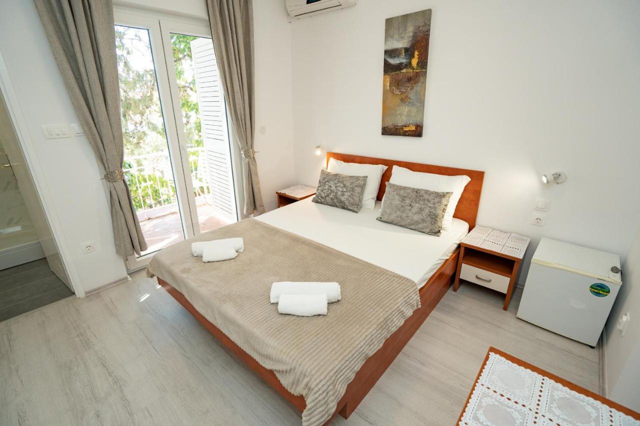 Rooms Magnolia With Pool Novalja Exterior photo