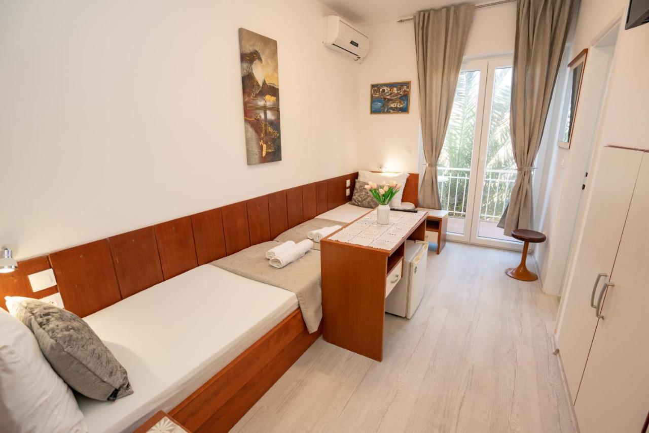 Rooms Magnolia With Pool Novalja Exterior photo