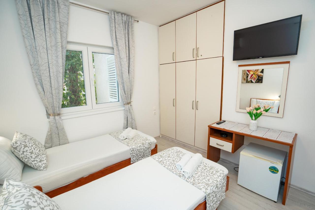 Rooms Magnolia With Pool Novalja Exterior photo