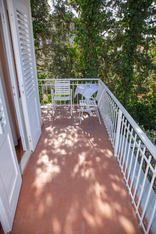Rooms Magnolia With Pool Novalja Exterior photo