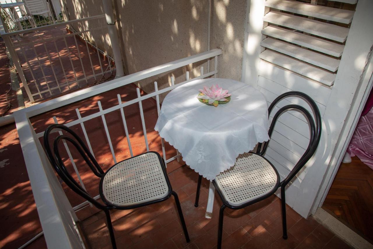 Rooms Magnolia With Pool Novalja Exterior photo