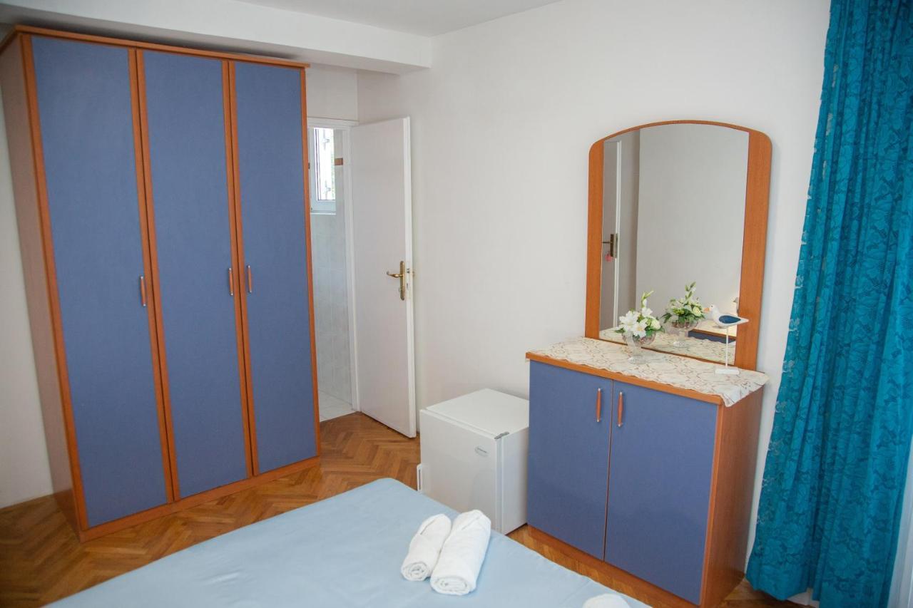 Rooms Magnolia With Pool Novalja Exterior photo