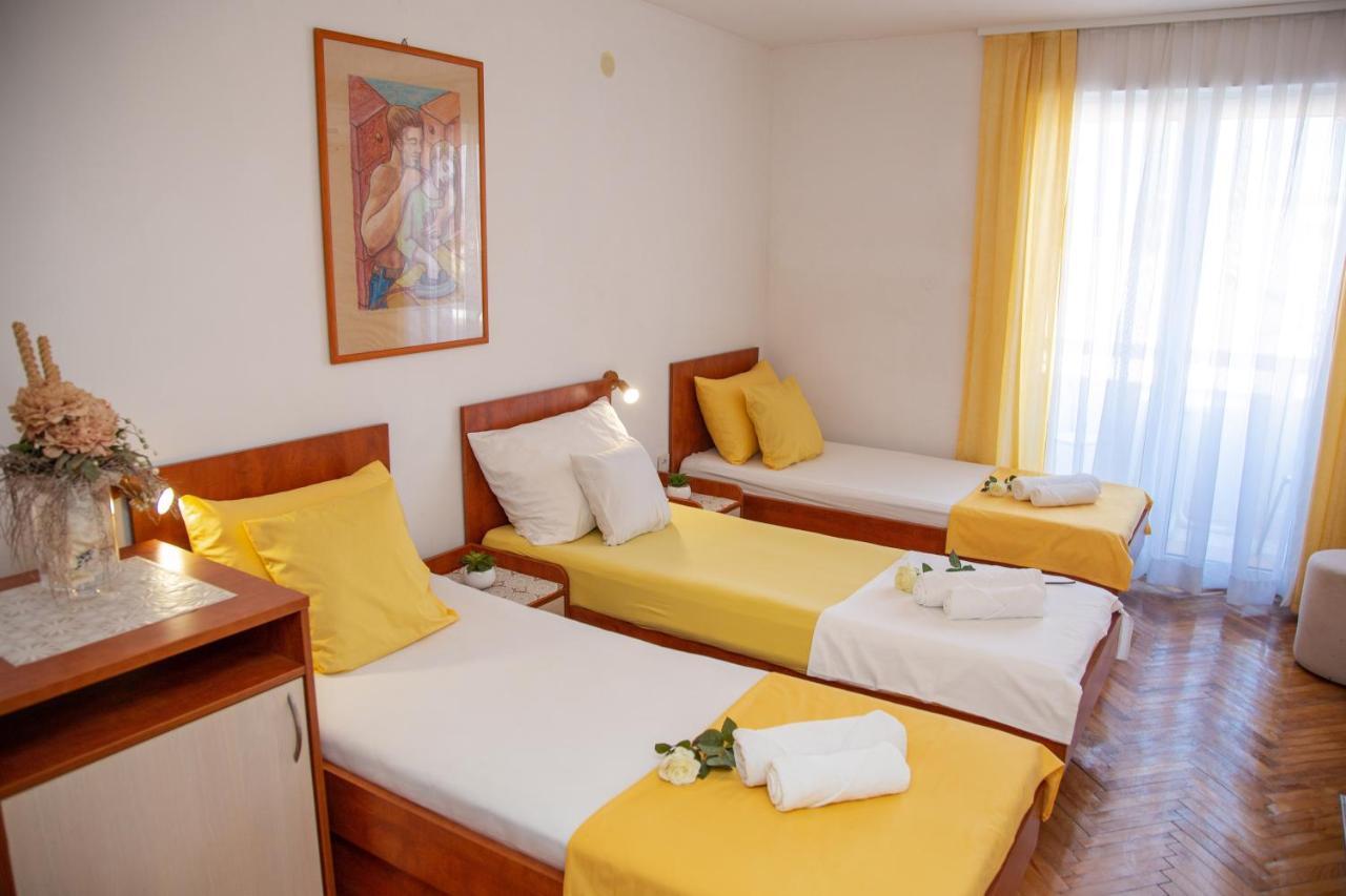 Rooms Magnolia With Pool Novalja Exterior photo