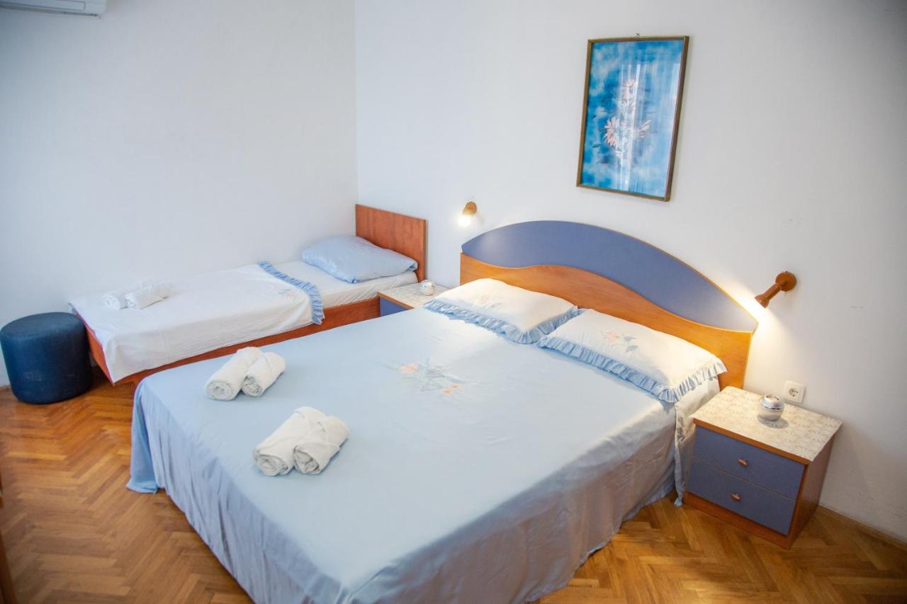 Rooms Magnolia With Pool Novalja Exterior photo